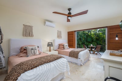 Luxury Villa Photo #59