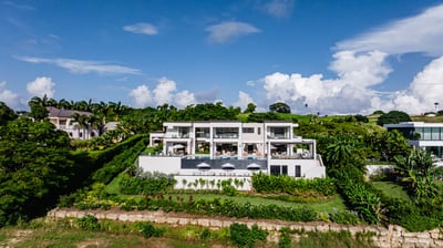 Luxury Villa Photo #4