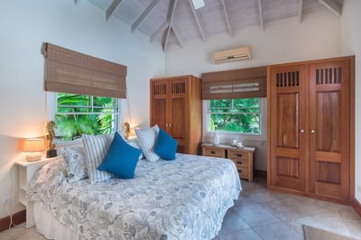 Luxury Villa Photo #20