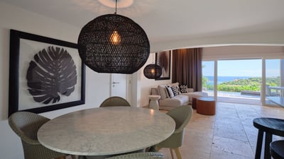 Kitchen & Dining Area