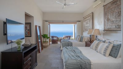 Luxury Villa Photo #47
