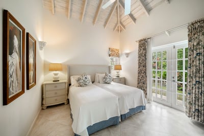 Luxury Villa Photo #28