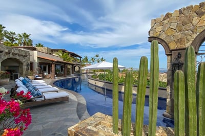 Luxury Villa Photo #7