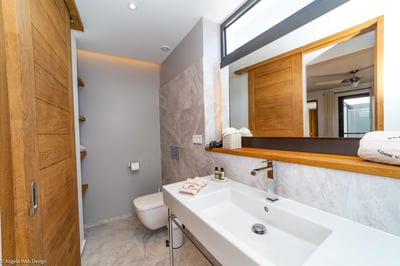 Luxury Villa Photo #31
