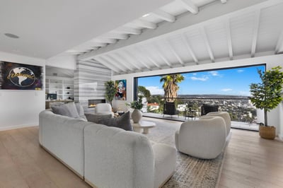 Luxury Villa Photo #12