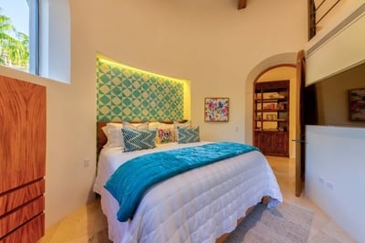 Luxury Villa Photo #28