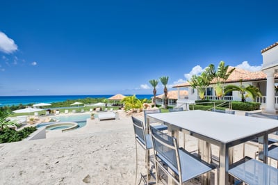 Luxury Villa Photo #6