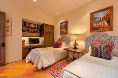 Luxury Villa Photo #28
