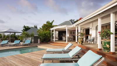 BLUE SWAN Pool & Terrace