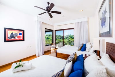 Luxury Villa Photo #23
