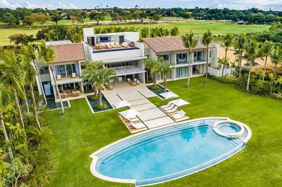 Luxury Villa Photo #3