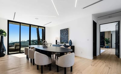 Luxury Villa Photo #26