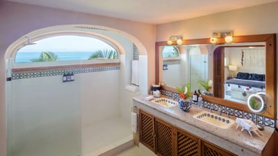 Luxury Villa Photo #29