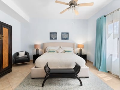 Luxury Villa Photo #32