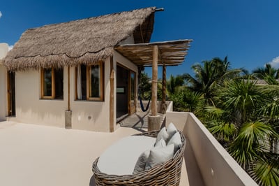 Luxury Villa Photo #15