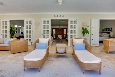Luxury Villa Photo #16