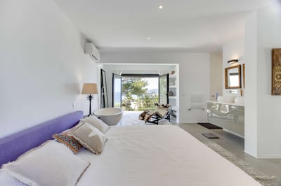 Luxury Villa Photo #19