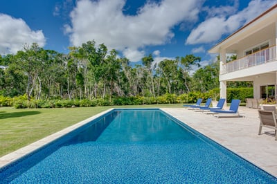 Luxury Villa Photo #6