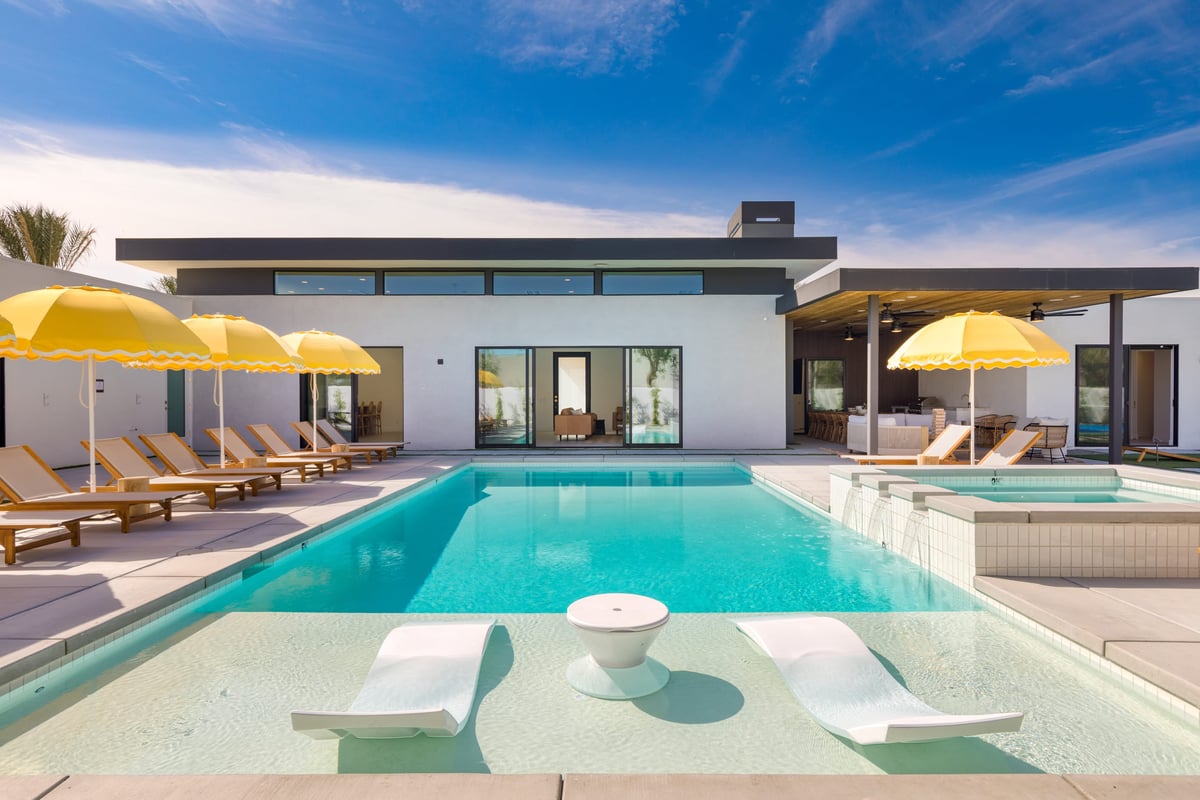 La Quinta,Sahara Solstice