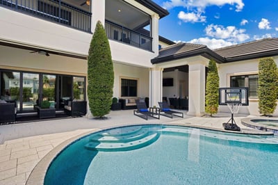 Luxury Villa Photo #3