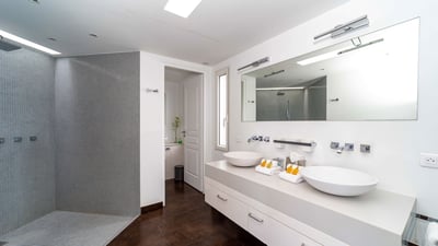 Luxury Villa Photo #36