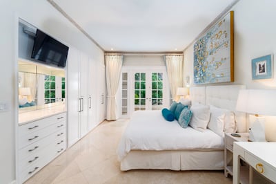 Luxury Villa Photo #16
