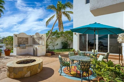 Luxury Villa Photo #9