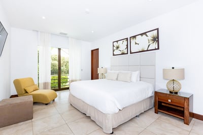 Luxury Villa Photo #10