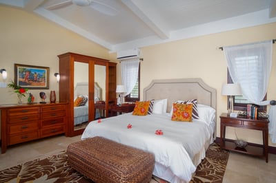 Luxury Villa Photo #31