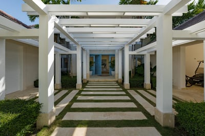 Arrecife 39 - Spacious 5BR villa near beach & golf