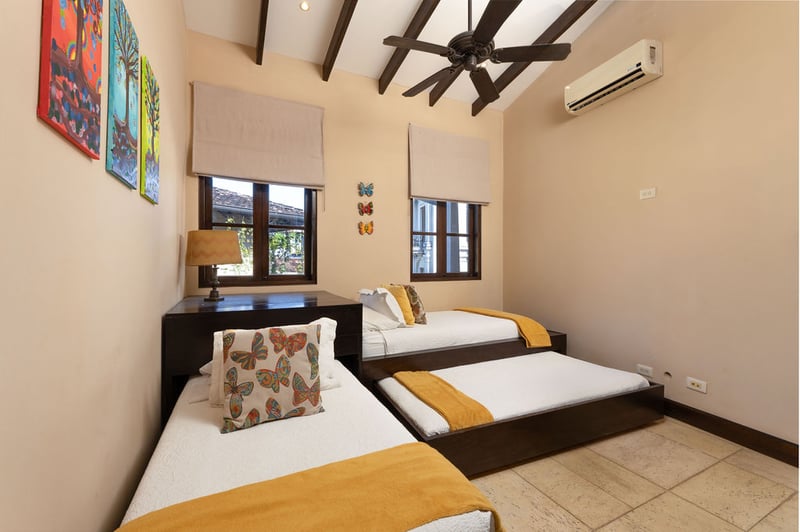 38 Avenida la Antigua