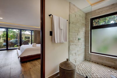 Luxury Villa Photo #40