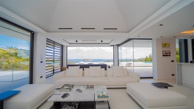 Luxury Villa Photo #22