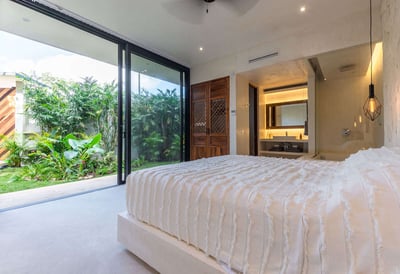 Luxury Villa Photo #13
