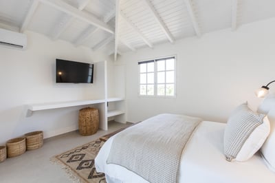 Luxury Villa Photo #25