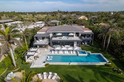 Luxury Villa Photo #3