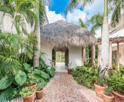 Luxury Villa Photo #16