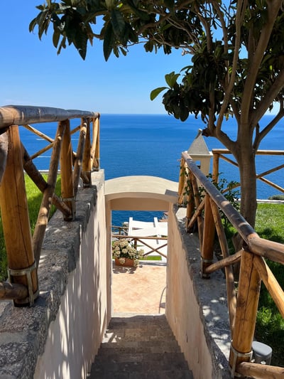 Luxury Villa Photo #7
