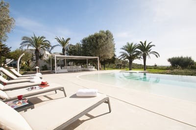 Luxury Villa Photo #2