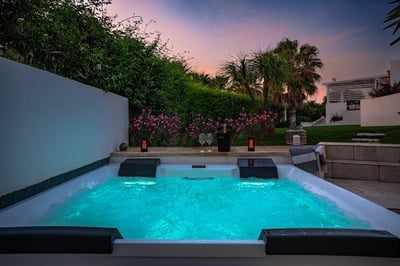 Luxury Villa Photo #12
