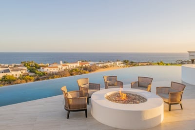 Luxury Villa Photo #6