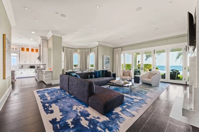 Luxury Villa Photo #22