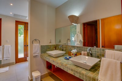 Luxury Villa Photo #56