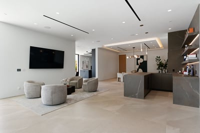 Luxury Villa Photo #20