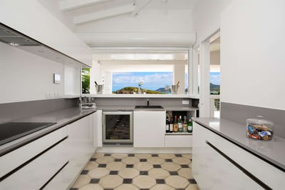 Luxury Villa Photo #18