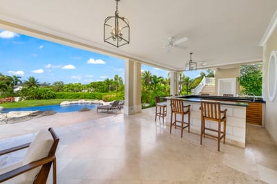 Luxury Villa Photo #3