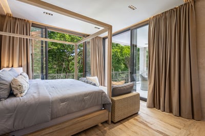 Luxury Villa Photo #22