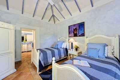 Luxury Villa Photo #20