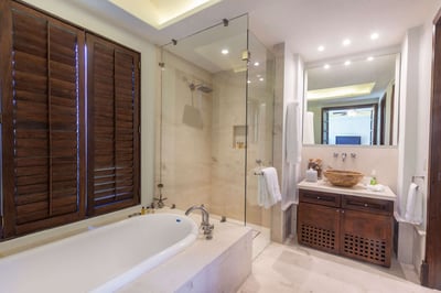 Luxury Villa Photo #25
