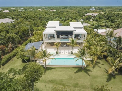 Luxury Villa Photo #3